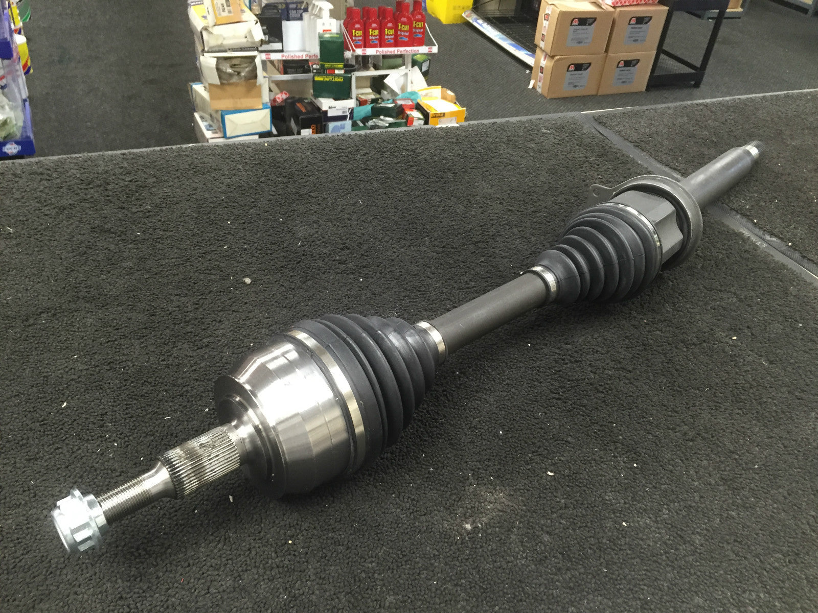 TRANSPORTER T5 TDi Bi-TDi 180DSG AUTOMATIC 7SPEED DRIVESHAFT 2009-2015 RH OS