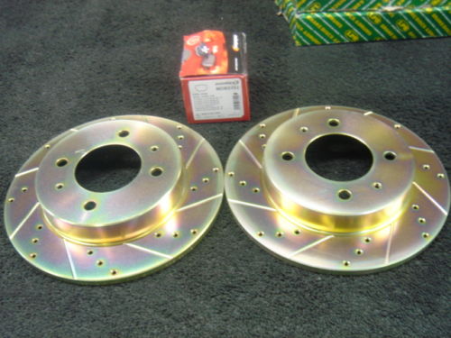 FOR HYUNDAI COUPE 96-02 DRILLED GROOVED BRAKE DISC PAD RR