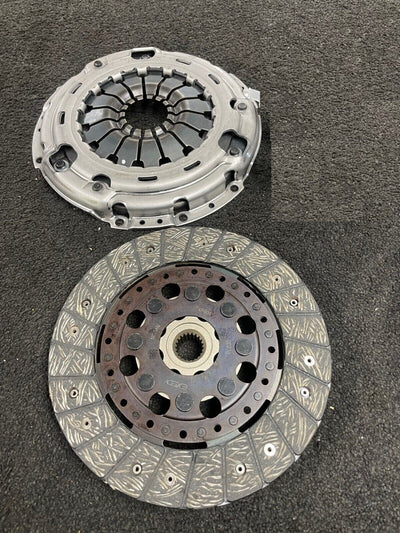 FOR NISSAN JUKE 1.6DIG-T NISMO RS 2010-2019 CLUTCH KIT 2PCE GENUINE NISSAN NEW