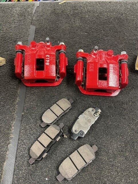 FOR NISSAN JUKE 1.5DCI MK1 2010-2014 2 REAR BRAKE DISC BRAKE PADS CALIPER SOLID