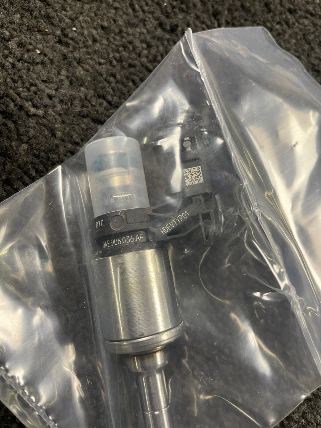 VW AUDI SEAT SKODA 1.2 1.4TFSi PETROL GENUINE INJECTOR BRAND NEW 04E906036AF