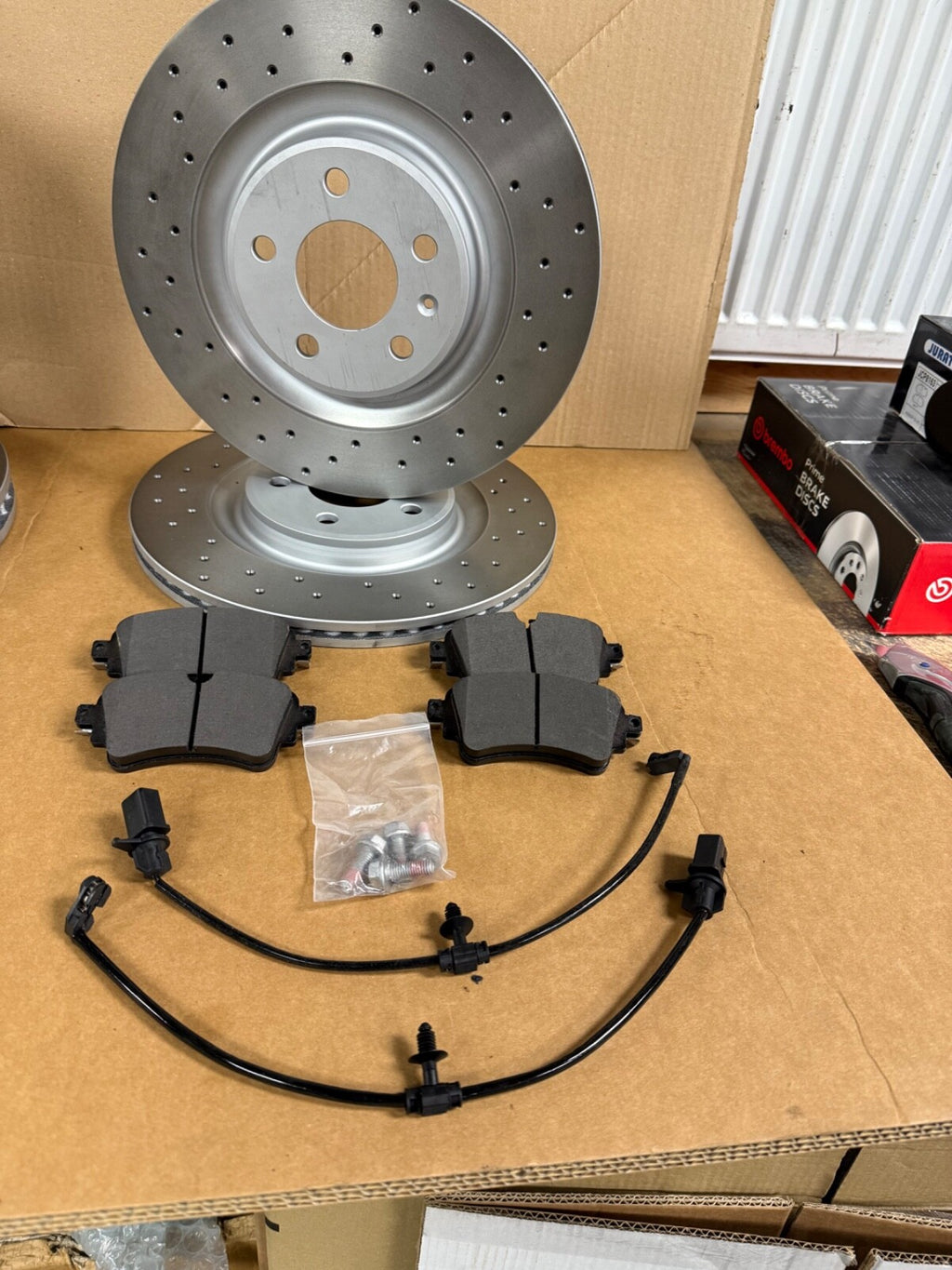 FOR TOUAREG V6 BLACK EDITION TDI (MK3 (CR)) FRONT REAR BRAKE DISC PADS DRILLED