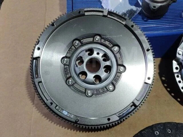 SKODA OCTAVIA 1Z SUPERB 2.0 TDi DUAL MASS FLYWHEEL CLUTCH KIT 6 SPEED MANUAL