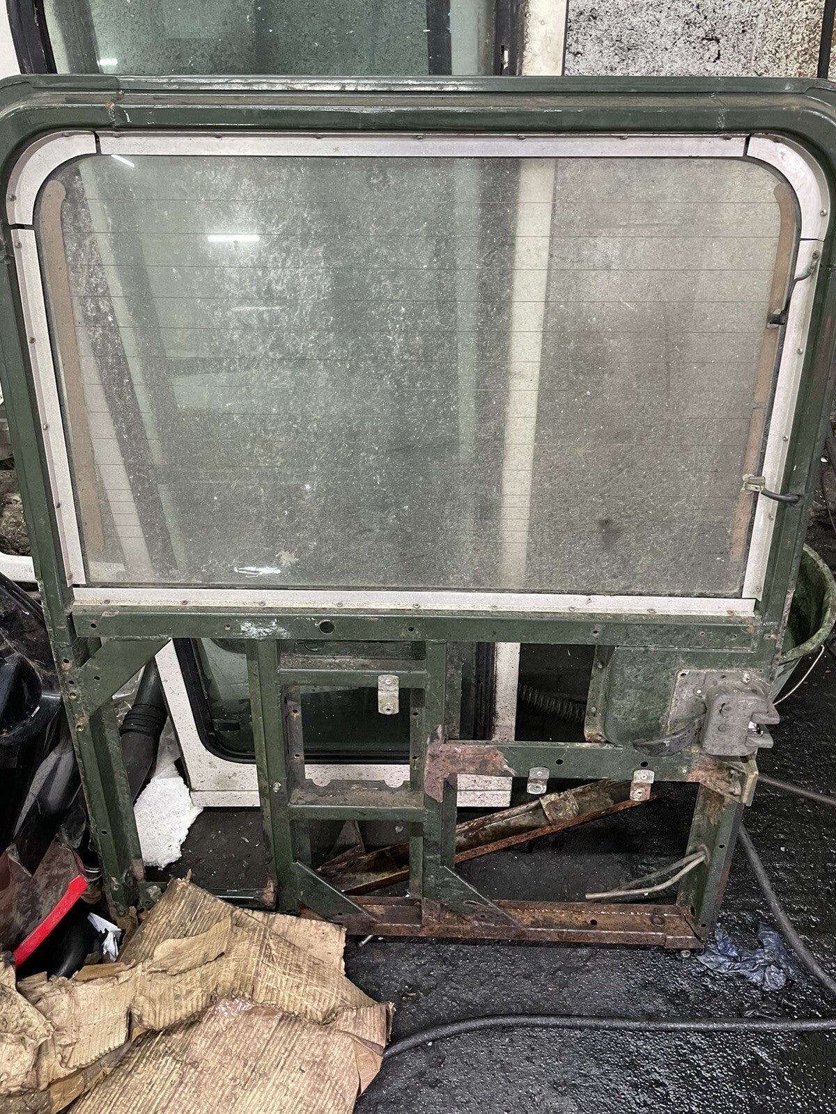 DEFENDER 90 110 200TDI 300TDI REAR SAFARI DOOR With Glass