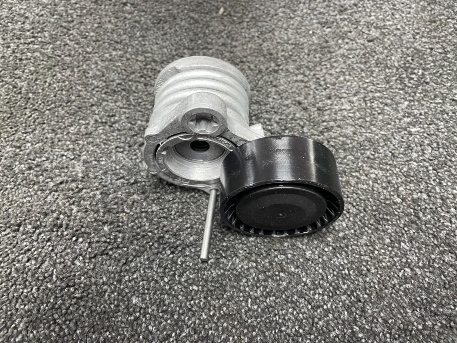 FOR BMW:E90,,E93,E87 Fan Aux Belt Tensioner 