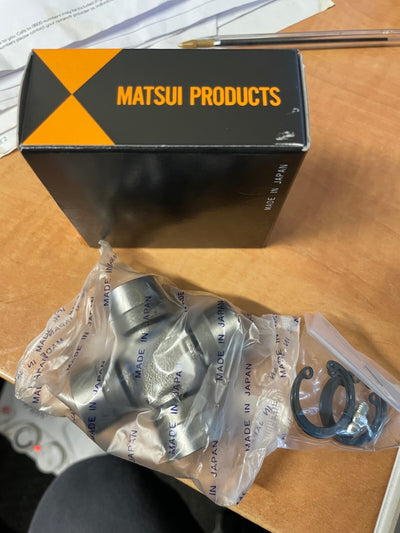 FRONT PROPSHAFT UJ UNIVERSAL JOINT MITSUBISHI L200 CHALLENGER OE JAPAN BRAND