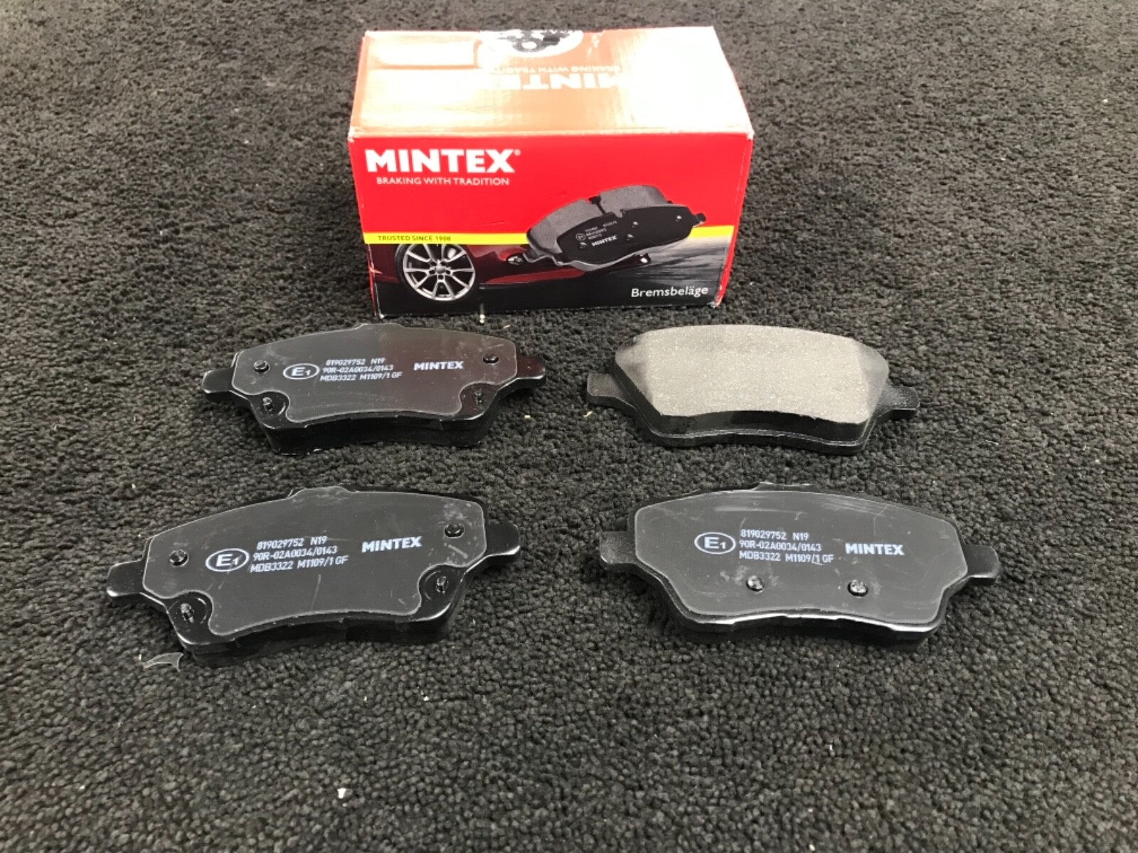 FORD FIESTA ST-3 BRAKE PAD FRONT MINTEX BRAKE PADS FRONT SET