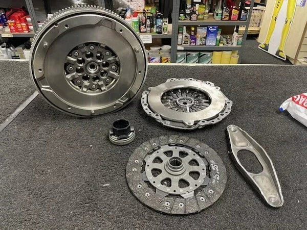 BMW 116i 118i 218i 116 F20 F21 F22 F23 F30 F31 1.5 DUAL MASS FLYWHEEL CLUTCH KIT