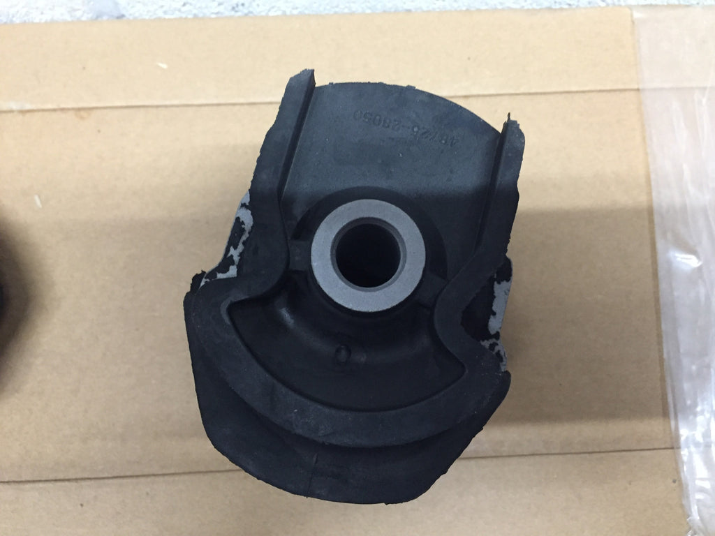 FOR TOYOTA ALPHARD REAR AXLE TRAILING CROSS MEMBER SUBFRAME BUSHING BUSH EFBEST