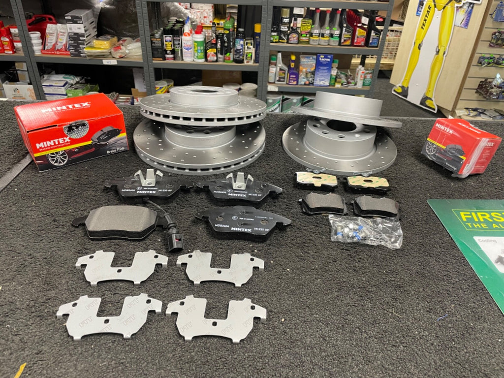 AUDI A3 1.9TDI SPORT CROSS DRILLED BRAKE DISC MINTEX BRAKE PAD FRONT REAR