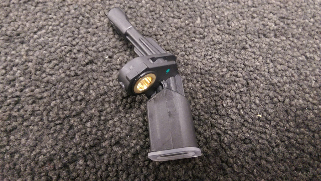 FOR VW GOLF MK5 03-10 AUDI A3 REAR WHEEL BEARING HUB ABS + WHEEL SPEED SENSOR RH