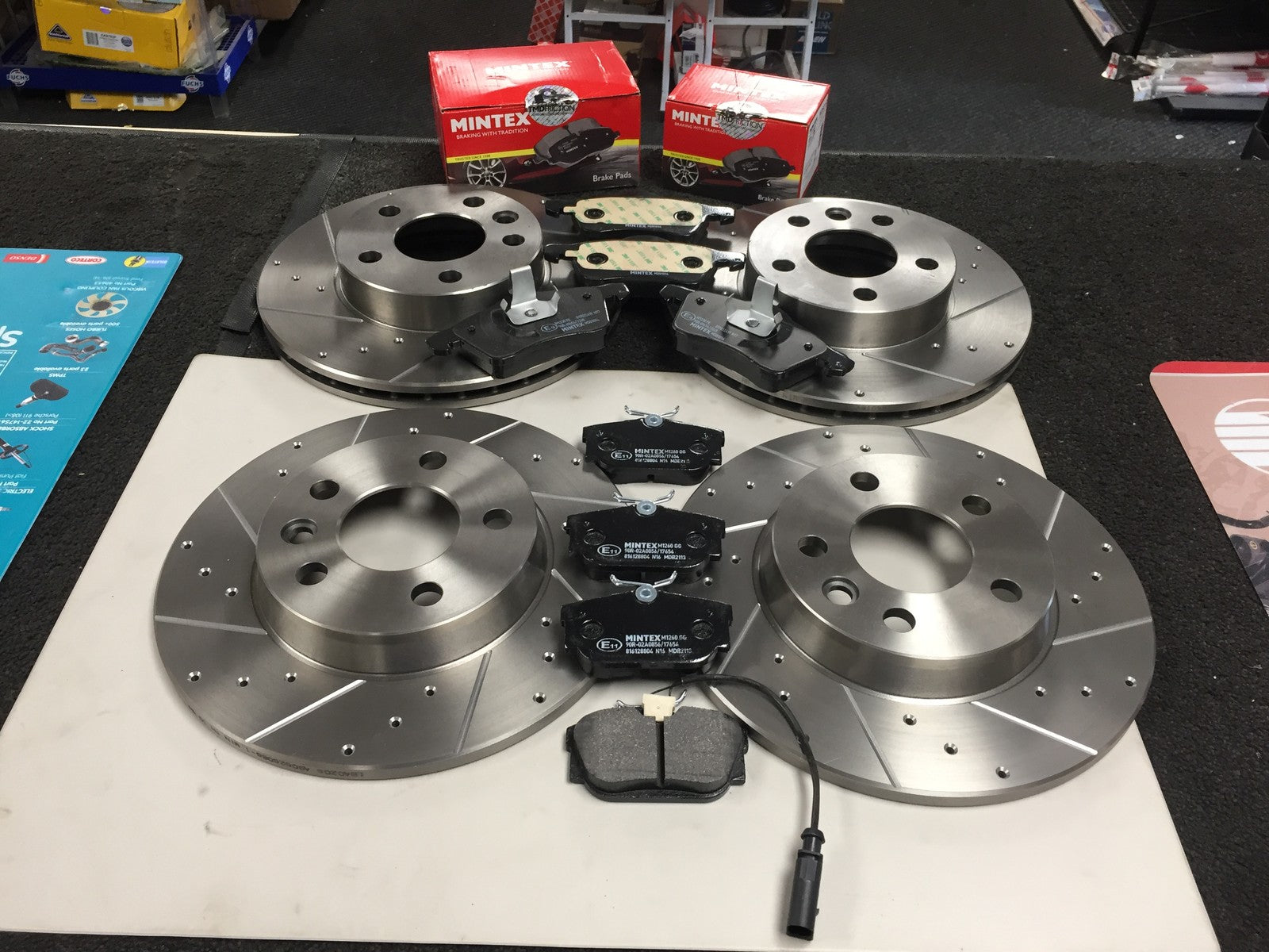 TRANSPORTER 800 SPL SWB CROSS DRILLED GROOVED BRAKE DISC MINTEX PADS FRONT REAR