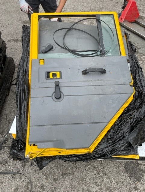 SECOND ROW DOOR OS RH DRIVER SIDE  DOOR LAND ROVER DEFENDER 110 TDI CSW YELLOW