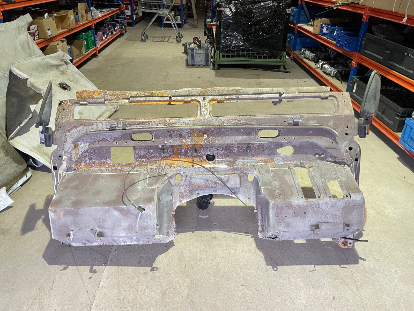 LANDROVER  DEFENDER 110 90 TDI BULKHEAD FOR LHD ONLY USED NEEDING REPAIR