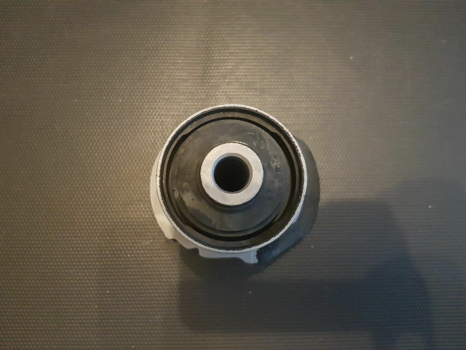 FOR TOYOTA ALPHARD REAR AXLE TRAILING CROSS MEMBER SUBFRAME BUSHING BUSH EFBEST