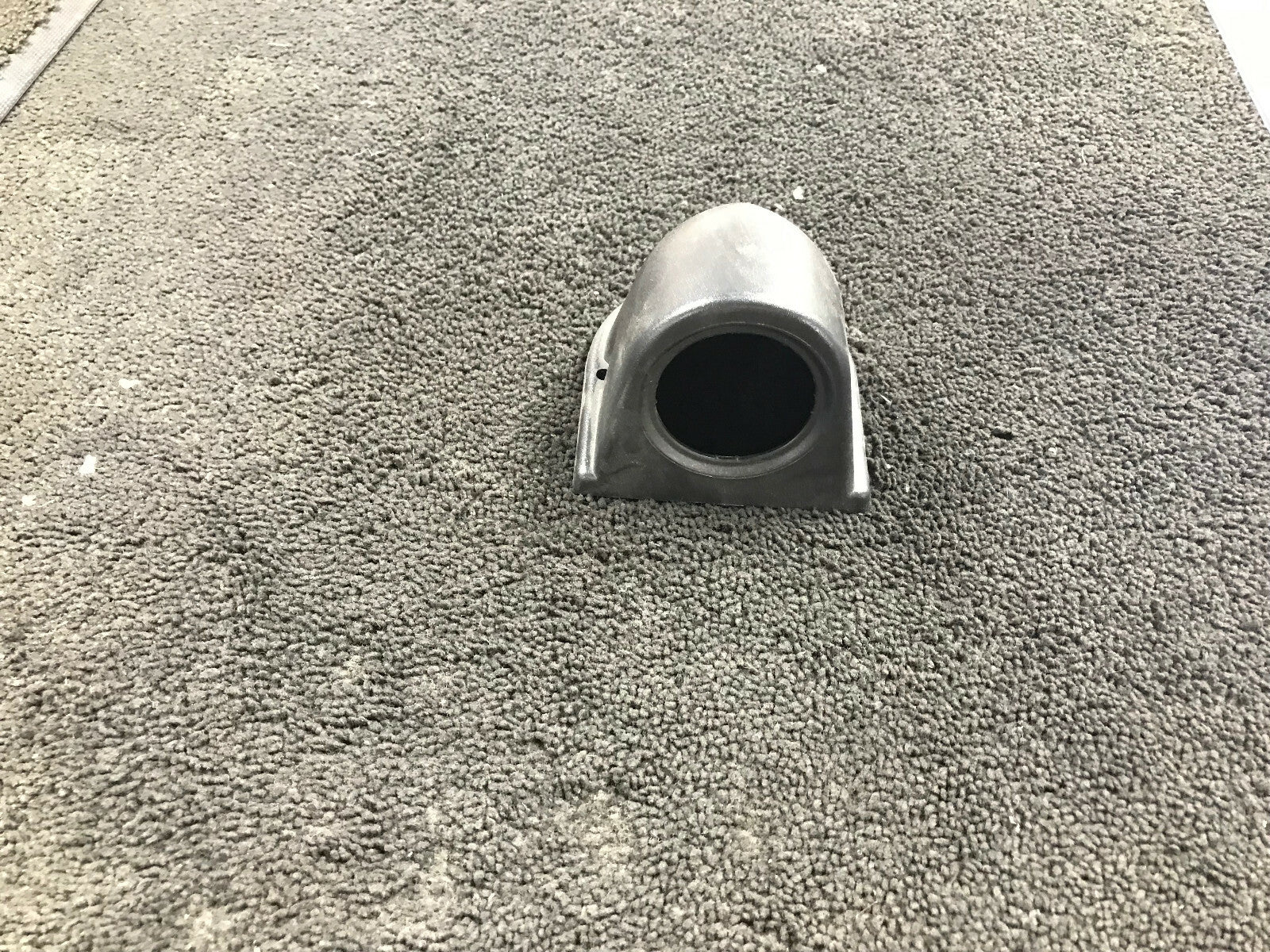 1 X UNIVERSAL AUTOMOTIVE GAUGE POD 