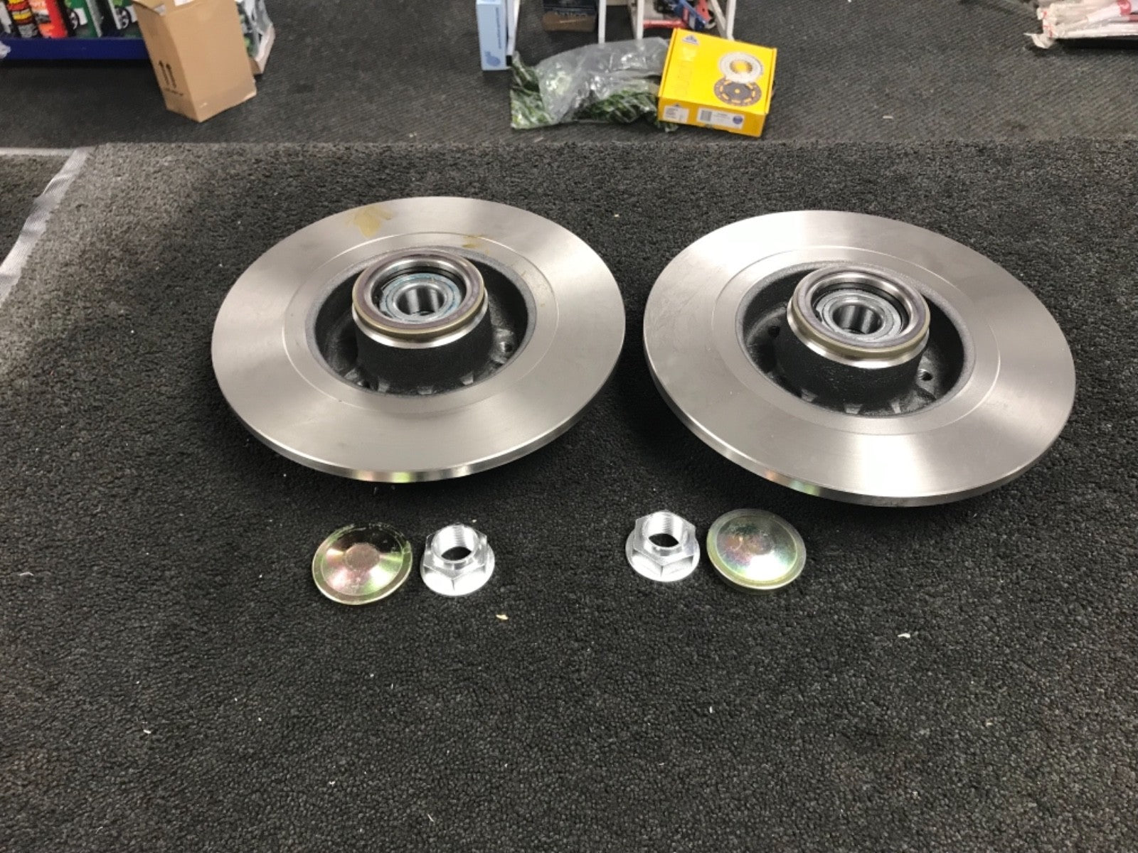RENAULT LAGUNA 16V 1.9 2.2 DCI  2001-2006 REAR BRAKE DISC WITH BEARING FITTED