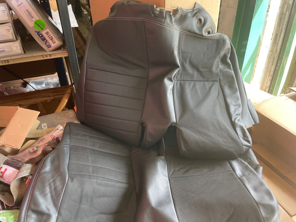 LAND DEFENDER 110 PUMA XS SECOND ROW 60 SPLIT SEAT COVER GENUINE USED
