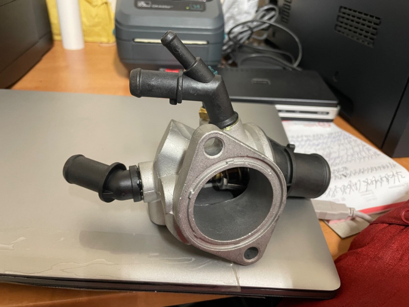  FOR ALFA ROMEO 147  FIAT JTD THERMOSTAT COMPLETE HOUSING WITH SENSOR