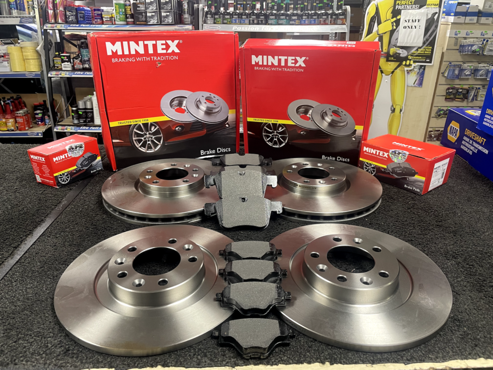 PEUGEOT 3008 SALOON COUPE SW MINTEX BRAKE DISC BRAKE PADS FRONT REAR 304mm+290mm