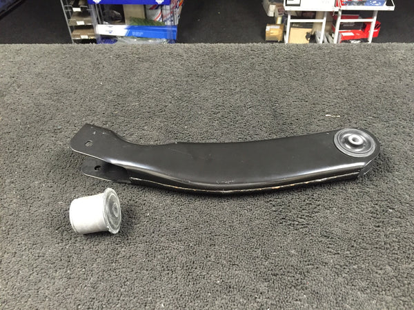 FOR JEEP GRAND CHEROKEE 99-04 FRONT UPPER CONTROL ARM WITH BUSHES  52088208 