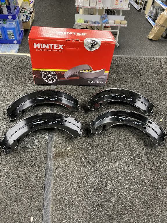 FOR RENAULT MASTER 2.0 MK 1 / HYUNDAI H100 2.5 REAR BRAKE SHOES SET OF 4