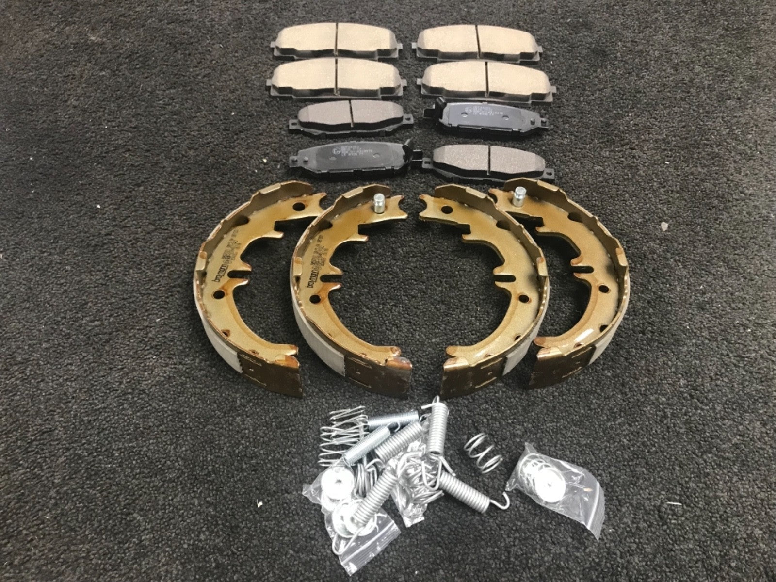 FOR TOYOTA REGIUS GRANVIA HIACE CUSTOM BRAKE PADS PARKING SHOES FITTING KIT