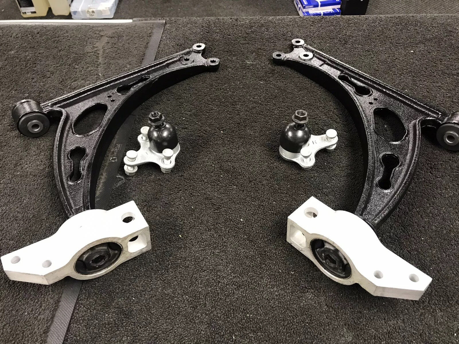 LEON VW TOURAN TSI FSI TDI 2003 ON  2 FRONT LOWER WISHBONE ARMS WITH BALL JOINT