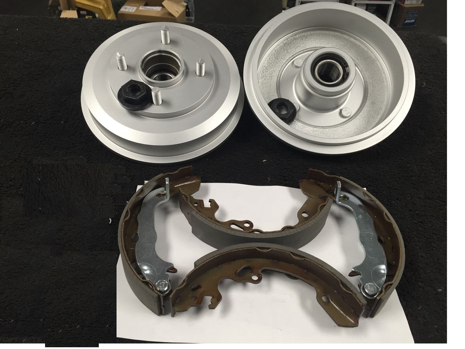 FORD FOCUS MK1 1998-04 2 REAR BRAKE DRUM COATED BEARING FITTED REAR BRAKE SHOE