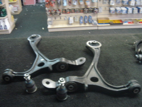 FOR ACCORD VTEC CTDI 2003-08 2 LOWER WISHBONE SUSPENSION ARMS 2 BALL JOINTS