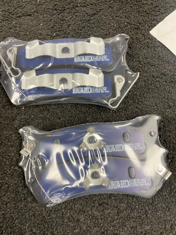 FOR Jeep Grand Cherokee ZJ 1995-1998  4.0 5.2 5.9 REAR BRAKE PADS SET