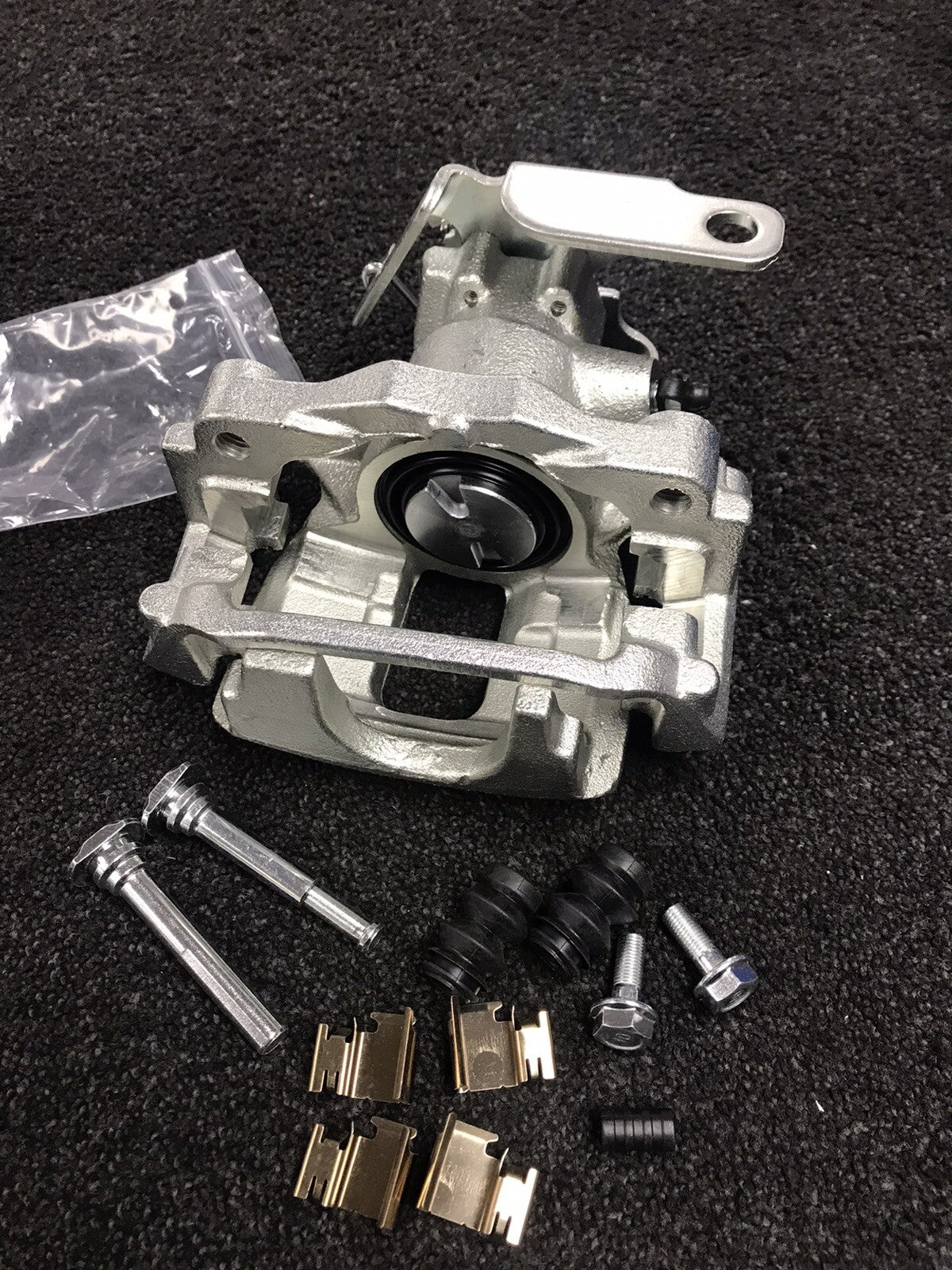 FORD TRANSIT MK7 2.2 2.4 TDCi 2006-2013 2 REAR BRAKE CALIPER WITH BRACKETS LH RH