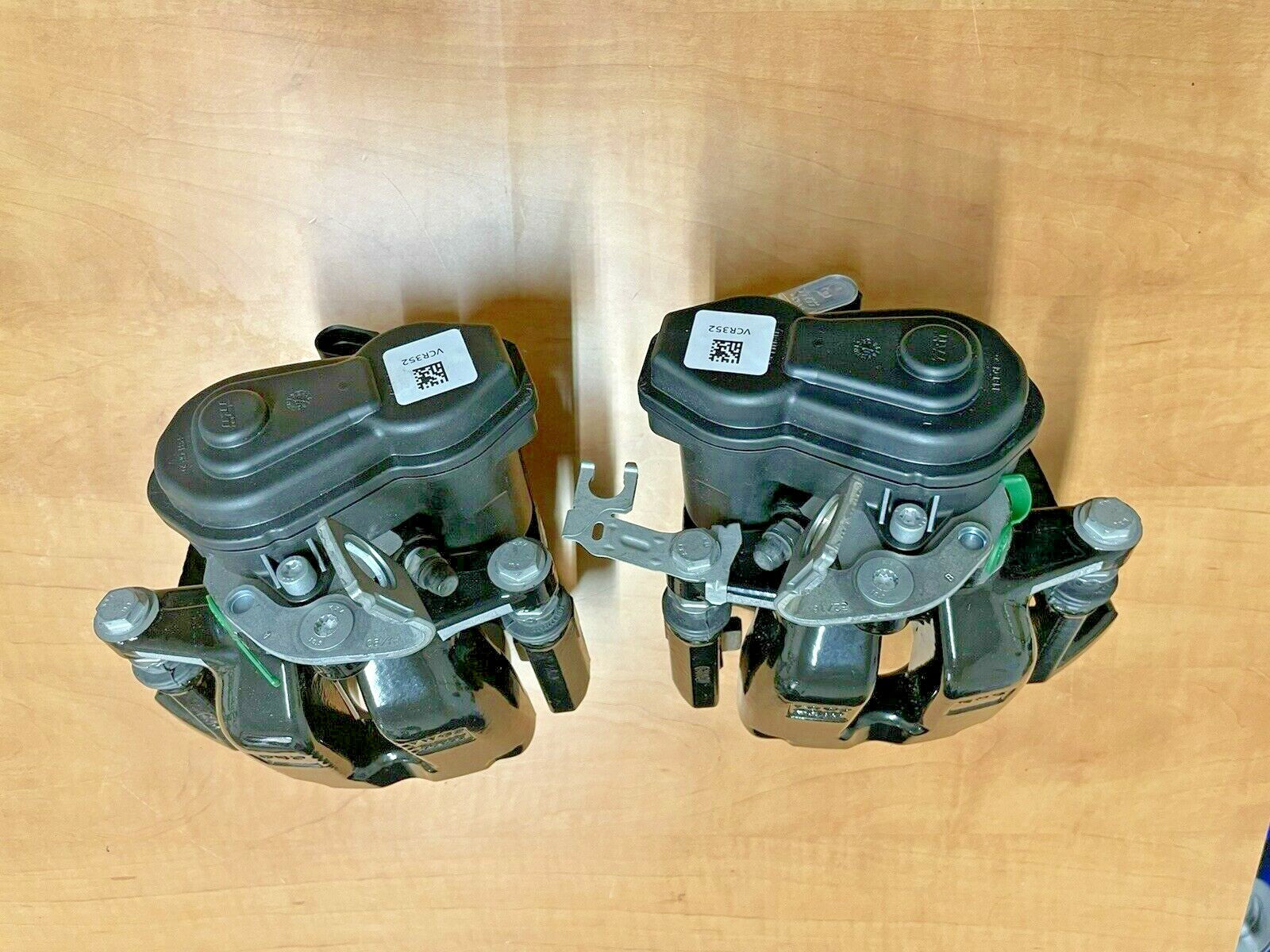 AUDI RSQ3 8U 2013-17 REAR ELECTRIC BRAKE CALIPER BRACKET PAIR NEW 310mm LH RH