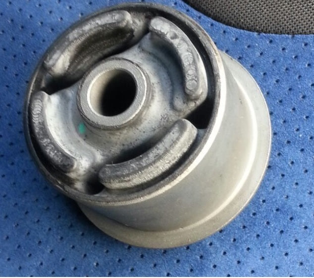 FOR SUBARU IMPREZA REAR DIFF DIFFERENTIAL CROSS MEMBER ARM MOUNTING BUSH 