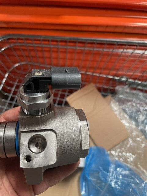 HIGH PRESSURE FUEL PUMP 06E127026G  FOR Audi A4 A5 A6 A7 A8 Q7 3.0L GENUINE