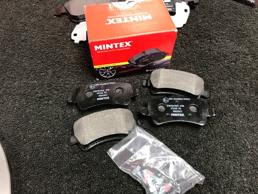VOLVO V60 2.0D4 R-DESIGN BRAKE DISCS BRAKE PADS FRONT REAR MINTEX 