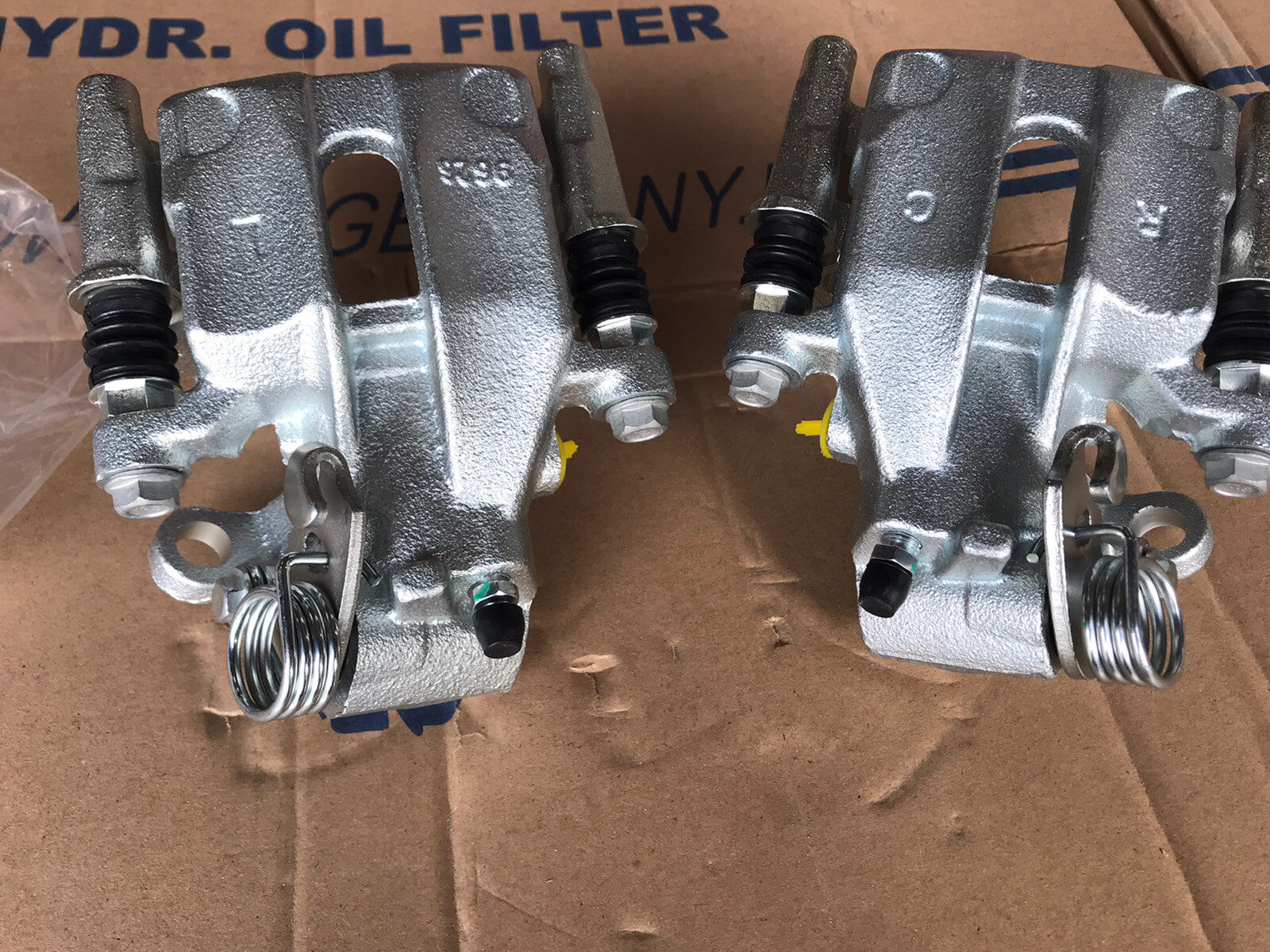 2 REAR BRAKE CALIPERS BRACKET CARRIER GOLF MK2 MK3 GTi G60 CORRADO JETTA VENTO
