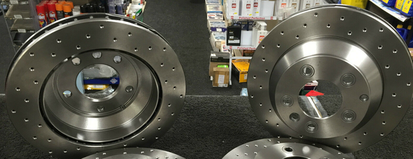 FOR AUDI Q7 PORSCHE CAYENNE 2 REAR VENTED DRILLED BRAKE DISC 358MM 