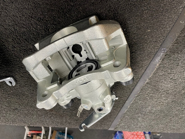 FOR IVECO DAILY 35S11 2.3TD 2011-14 SINGLE WHEEL REAR BRAKE CALIPER COMPLETE RH