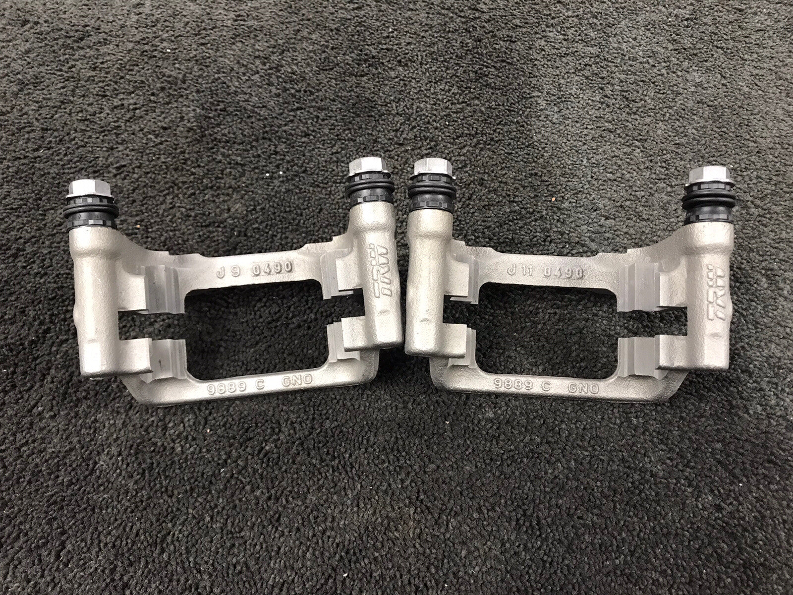2 GENUINE REAR BRAKE CALIPER BRACKET PADS SKODA OCTAVIA 5E 1.0 1.2 1.4 1.5TSI