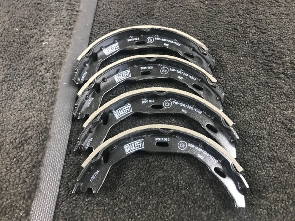 FOR MERCEDES C180 kompressor W204 BRAKE DISC CROSS DRILLED  BRAKE PAD REAR SHOES