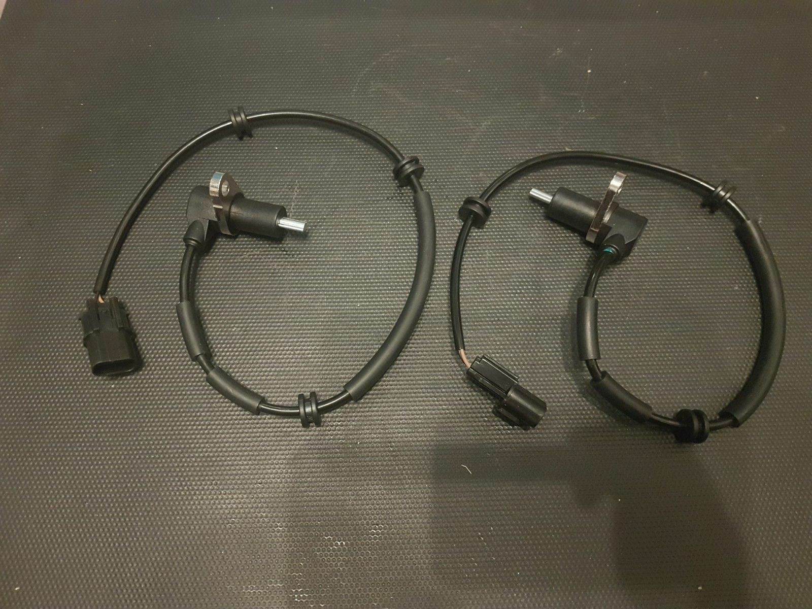 FOR HYUNDAI TERRACAN 01-06 FRONT RIGHT & LEFT ABS WHEEL SPEED BRAKE SENSORS