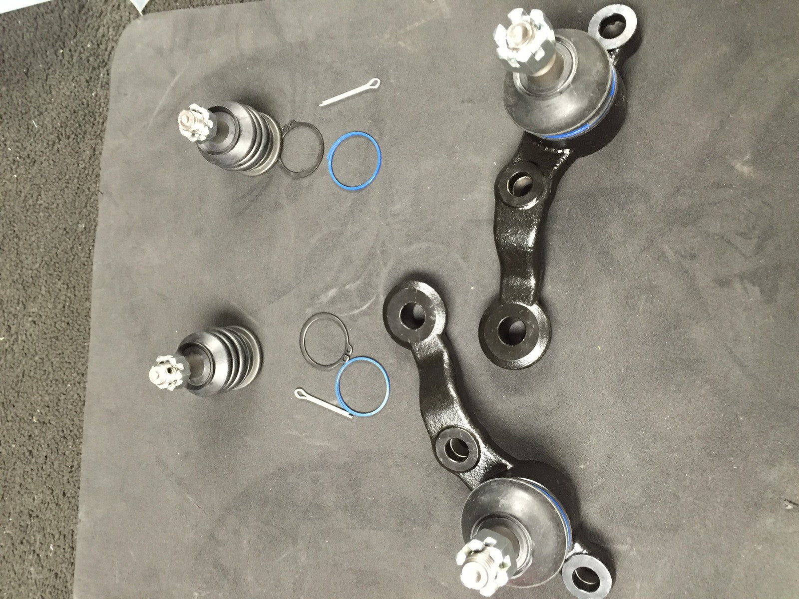 FRONT UPPER LOWER SUSPENSION CONTROL ARM BALL JOINT FOR IS200 TOYOTA ALTEZZA