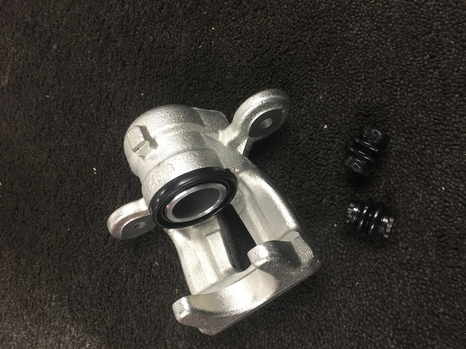 REAR LN NS SIDE BRAKE CALIPER BMW E90 E91 E92 E93 318i 320d 320i 325i 296mm