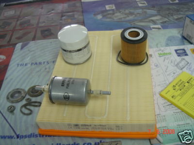 VAUXHALL VECTRA SPARK PLUGS OIL AIR & FUEL FILTER 95ON