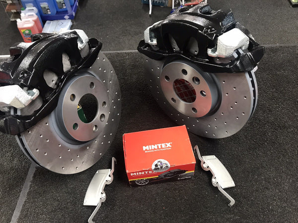 VW TRANSPORTER PERFORMANCE DRILLED GROOVED BRAKE DISC CALIPER KIT 340mm BLACK