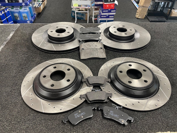 FOR FORD FOCUS 2.3ST MK4 BRAKE DISC CROSS DRILLED GROOVED BREMBO BRAKE PADS