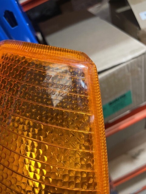 PEUGEOT 309 FRONT INDICATOR AMBER RIGHT DRIVER SIDE 20.136.122 D