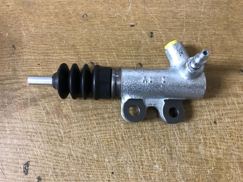 ROVER 800 820 620 SI CLUTCH SLAVE CYLINDER  TRW TYPE FITTING
