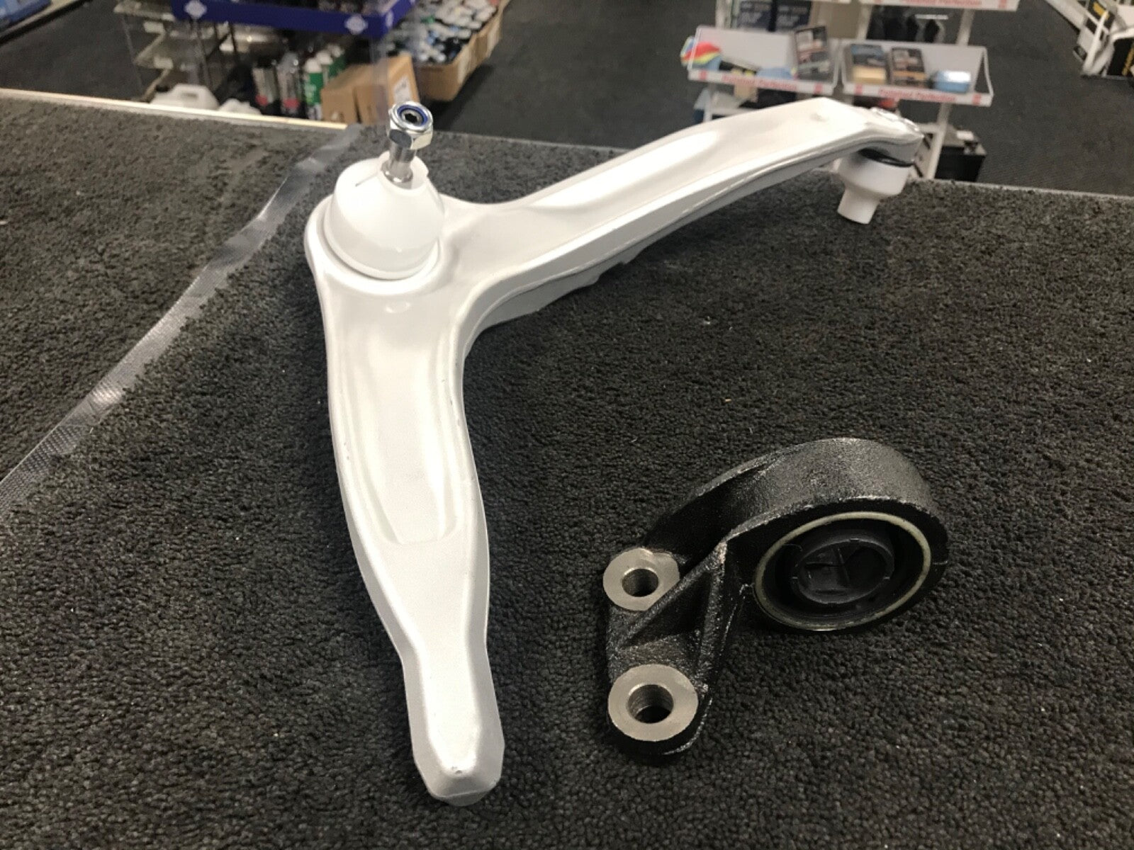 LOWER WISHBONE SUSPENSION ARM WITH  BUSH LH SIDE PASSENGER ROVER 75 MG ZT 